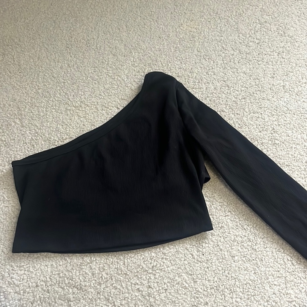 Backless black top